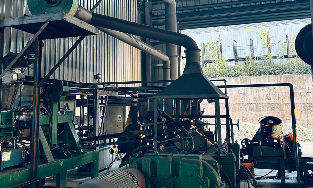 How to improve the quality and production process of laminated wood powder