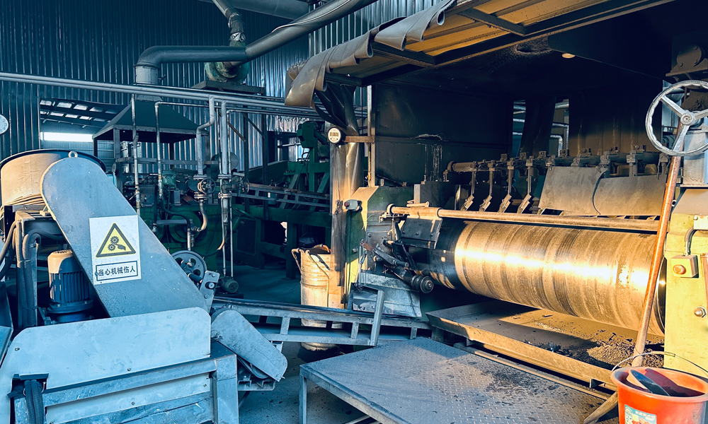 The main components of adhesive wood powder and its main characteristics